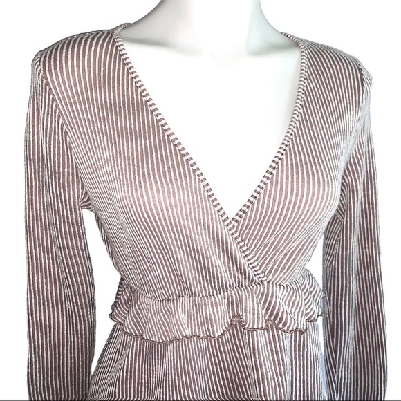 🌼 5 for $30 Caution To The Wind Ruffle Ribbed Crossover Faux Wrap Top - Picture 4 of 7